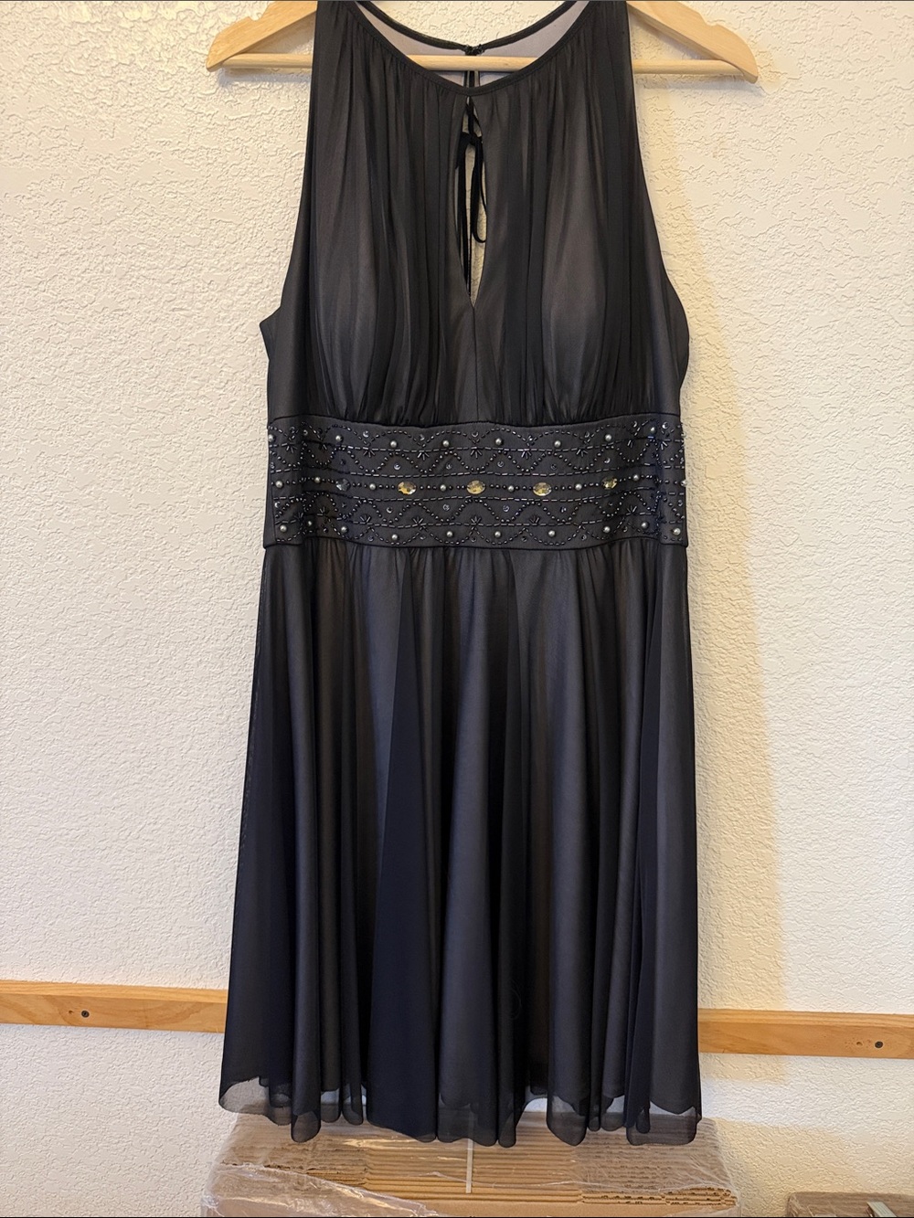 Elegant Black Midi Dress with Beaded Waist